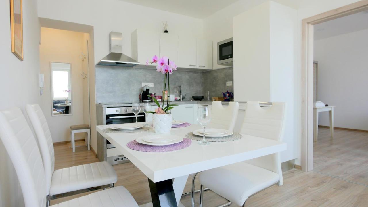 Apartman U Louckeho Klastera 2 Plus Kk Зноймо Екстер'єр фото